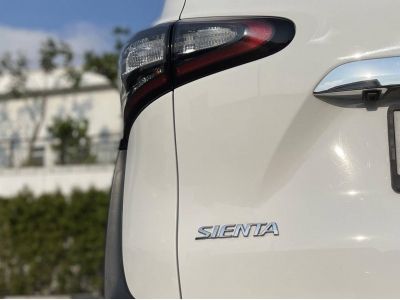 TOYOTA SIENTA, 1.5V ปี2017 จด 2018 AUTO สีขาว เบนซิน รูปที่ 5